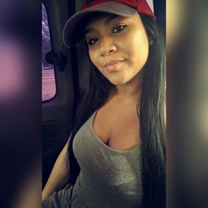 Meet your Posher, Desiree