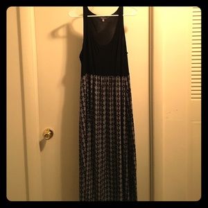 Daisy Fuentes Maxi Dress
