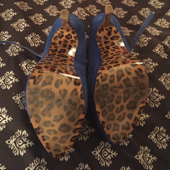 Blue Pumps - Picture 4 of 4