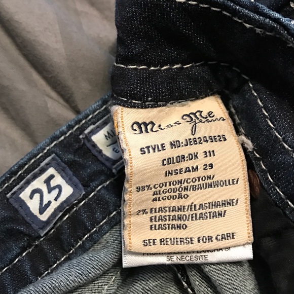 Miss Me Jr size 25 Inseam 29 mid-rise easy boot