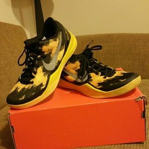 Nikes men size 8.5/women's size 9.5