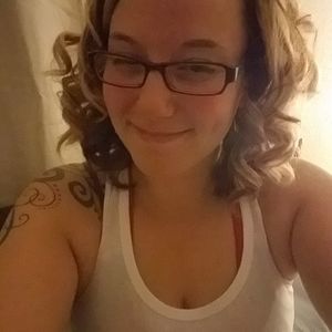 Meet your Posher, Gloria