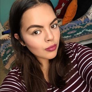 Meet your Posher, Abigail