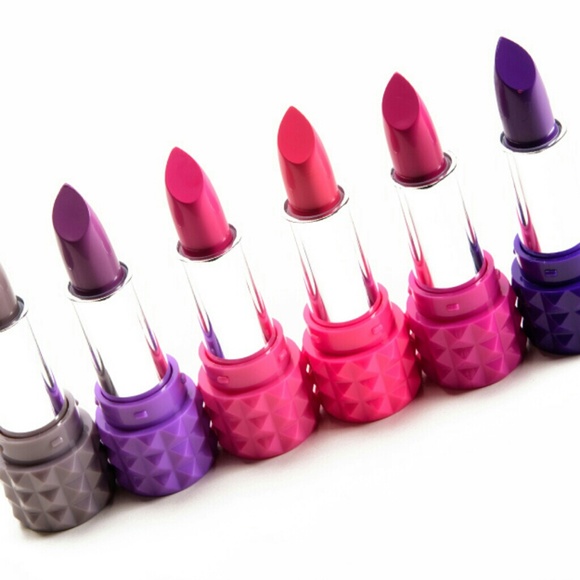 💜Meet your Posher, Tara TOP RATED SELLER!!💜 - Picture 3 of 3