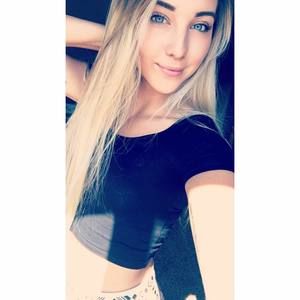 Meet your Posher, Alora