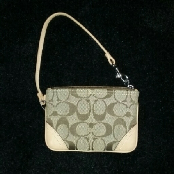 Wristlet