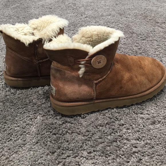 Ugg boots Mini bailey button Women size 11