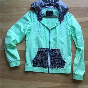 ZUMIEZ GRAPHIC WINDBREAKER 🚨🚨