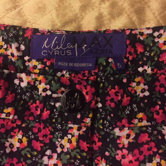 ‼️FREE‼️ with any purchase over $10 - Picture 2 of 4