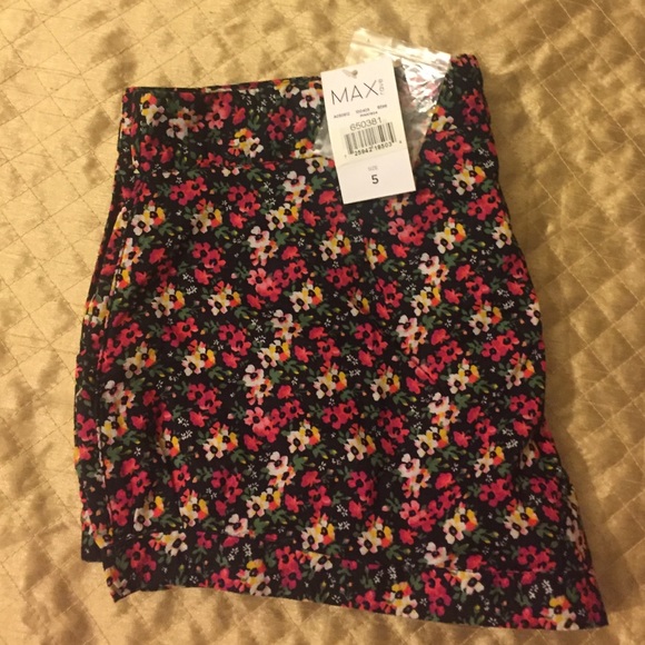 ‼️FREE‼️ with any purchase over $10 - Picture 3 of 4