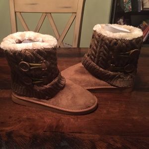 NWT Ugg-Style Boots