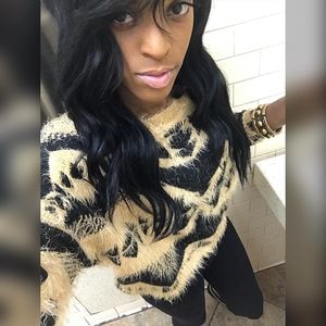 Meet your Posher, Dee