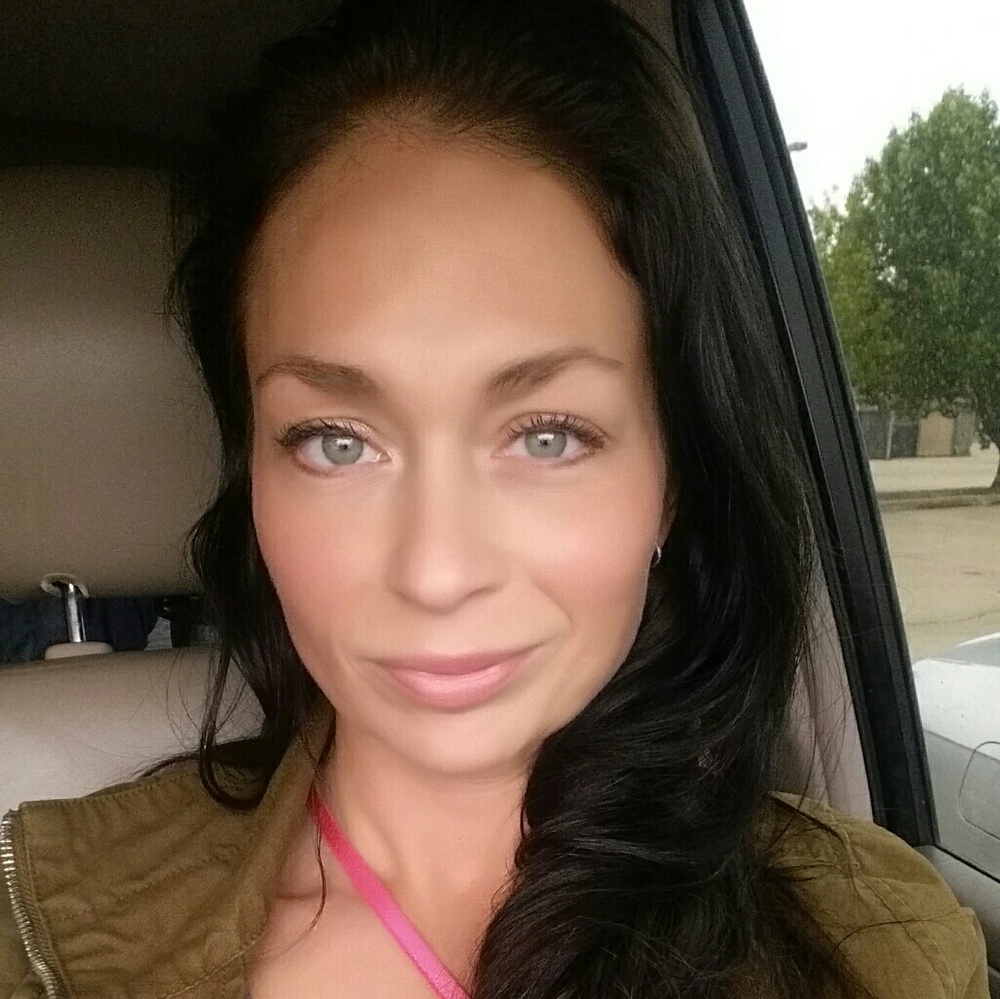 Meet your Posher, Leslie