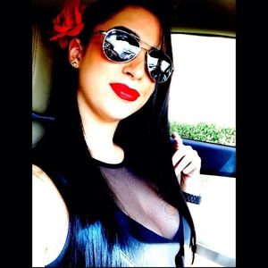 Meet your Posher, Priscilla