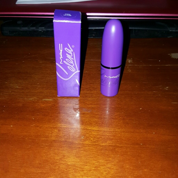 Selena lipstick