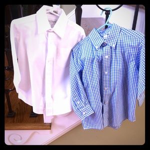 Two boys size 4 dress shirts in EXC condition