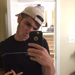 Meet your Posher, Max