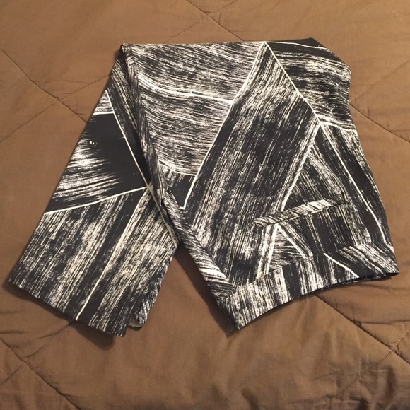 Lululemon Jet Crop in heat wave