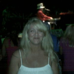 Meet your Posher, Lourie