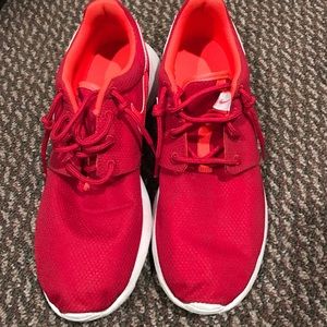 Kids Youth 7, women's 8.5 Roshe Run