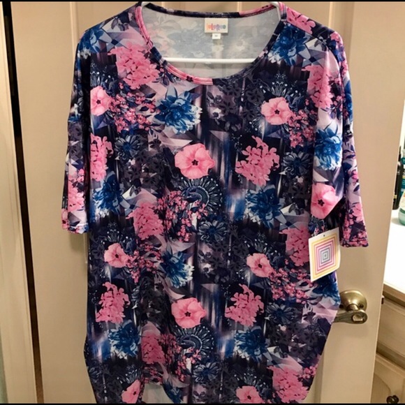 NWT LulaRoe Medium Irma Tunic