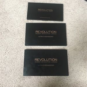 Makeup revolution eyeshadow & blush palette bundle