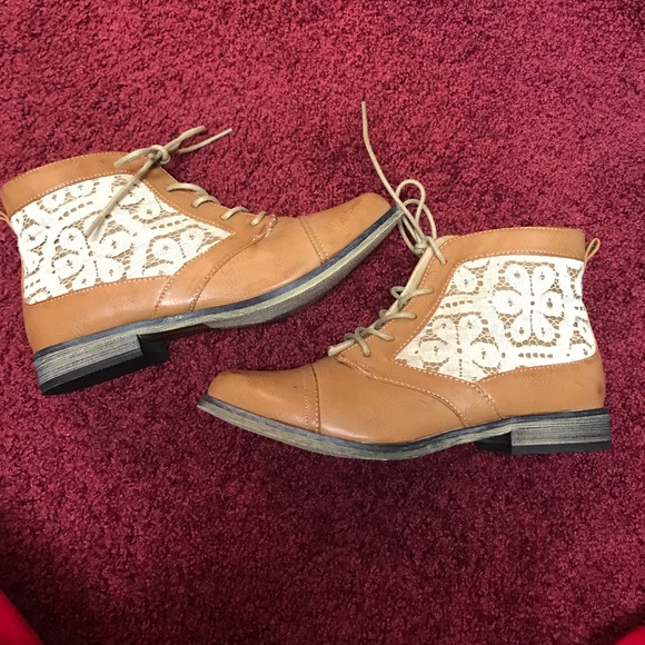 XOXO Ankle booties
