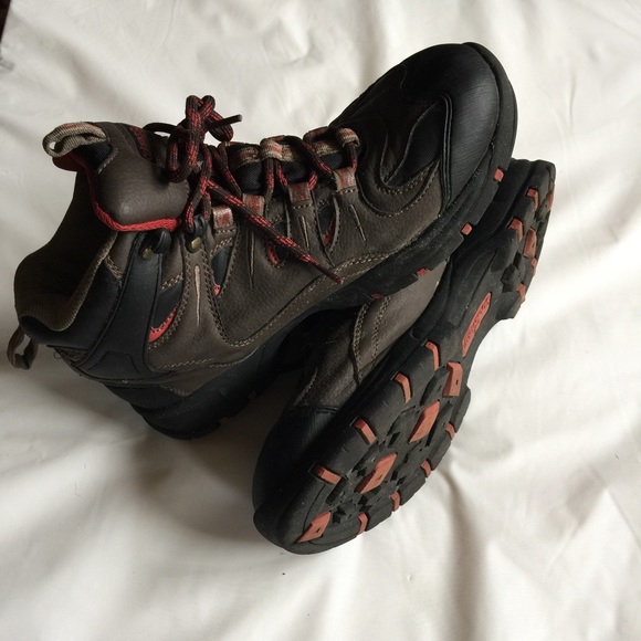 St.John's Bay Men's Boots 9M - Picture 4 of 4