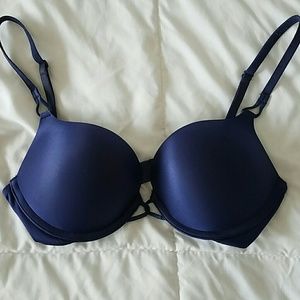 Victoria Secret Bombshell Miraculous Plunge Bra