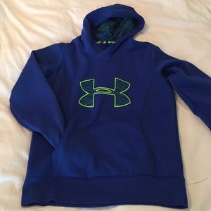 Under Armour hoodie with front pockets - woman's