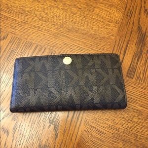 Michael Kors wallet