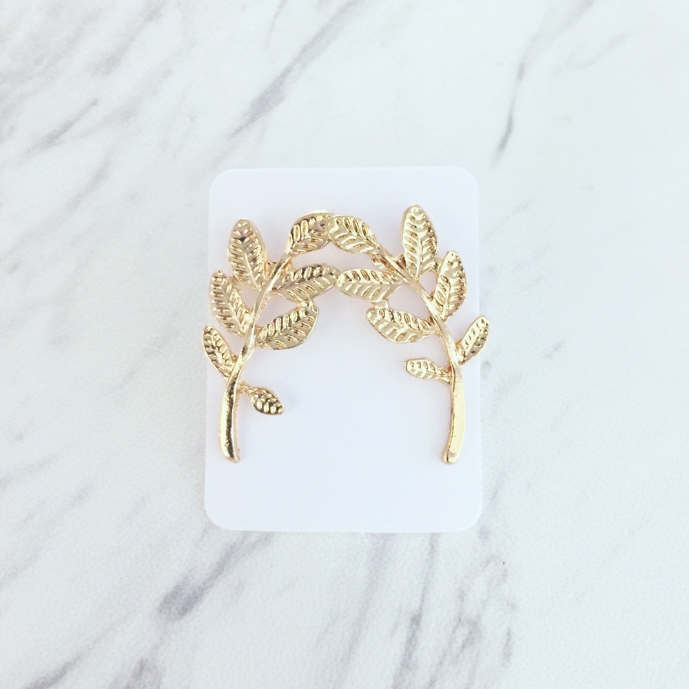❗️one left❗️Leaf Earrings