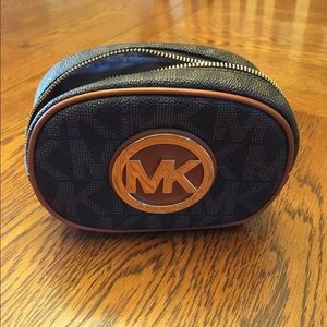 Michael Kors Cosmetic bag
