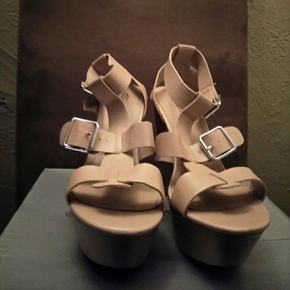 Platform Heels - Picture 3 of 3
