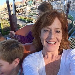Meet your Posher, Debbie