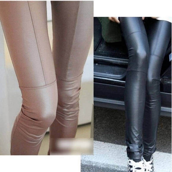 ✨Restocked ✨Faux Leather Leggings - Picture 2 of 3