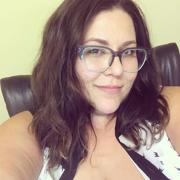 Meet your Posher, Annabposh! - Picture 2 of 6