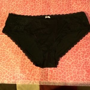 Victoria Secret hip hugger lace panty!