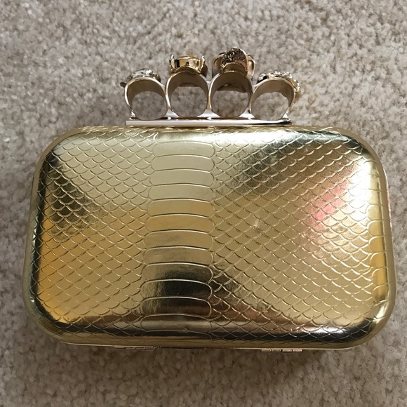 Gold knuckle clutch