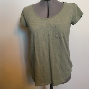 BUNDLE 4 Medium Casual Gap Tees w/ Chest Pocket
