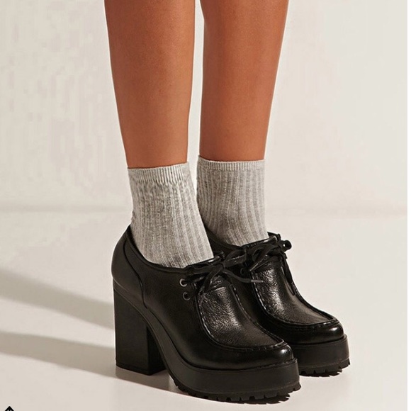 Eeight Erin Platform Boots