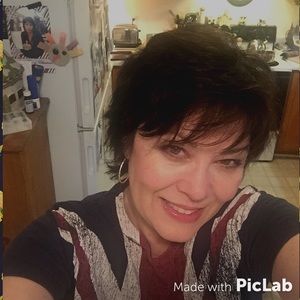 Meet your Posher, Nora