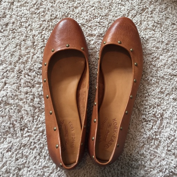 Light brown leather ballet Flats