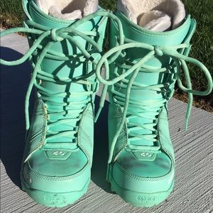 Thirtytwo snowboard boot. Size 8
