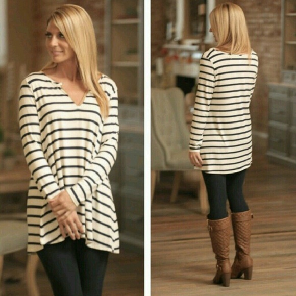 •Navy Striped Tunic• - Picture 4 of 5