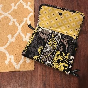 Vera Bradley jewelry case. New condition.