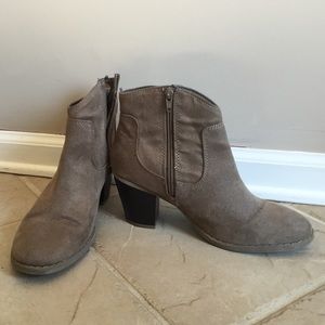 Old navy women's suede booties