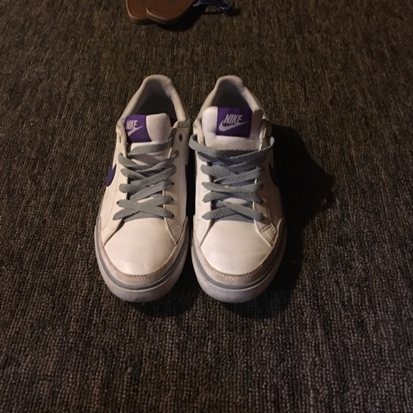 Nikes size 6.5