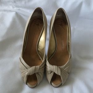 Giuseppe Zanotti Beige Leather 👠