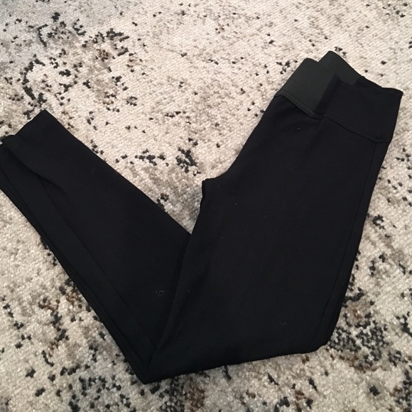 Black stretch crop pant